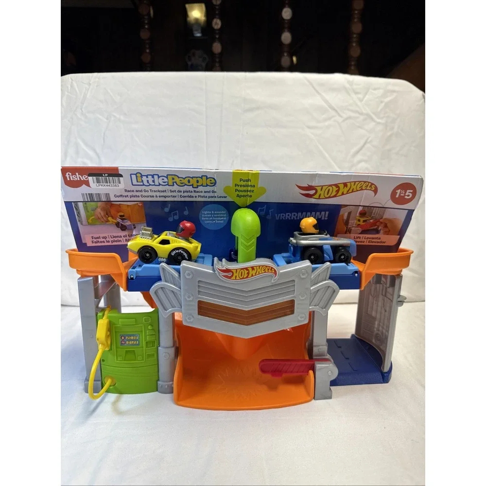 Fisher-Price Little People Hot Wheels Race And Go Trackset Wheelies Fuel Up